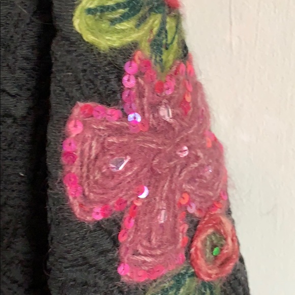 Beautiful textured jacket with gorgeous details - Picture 5 of 6